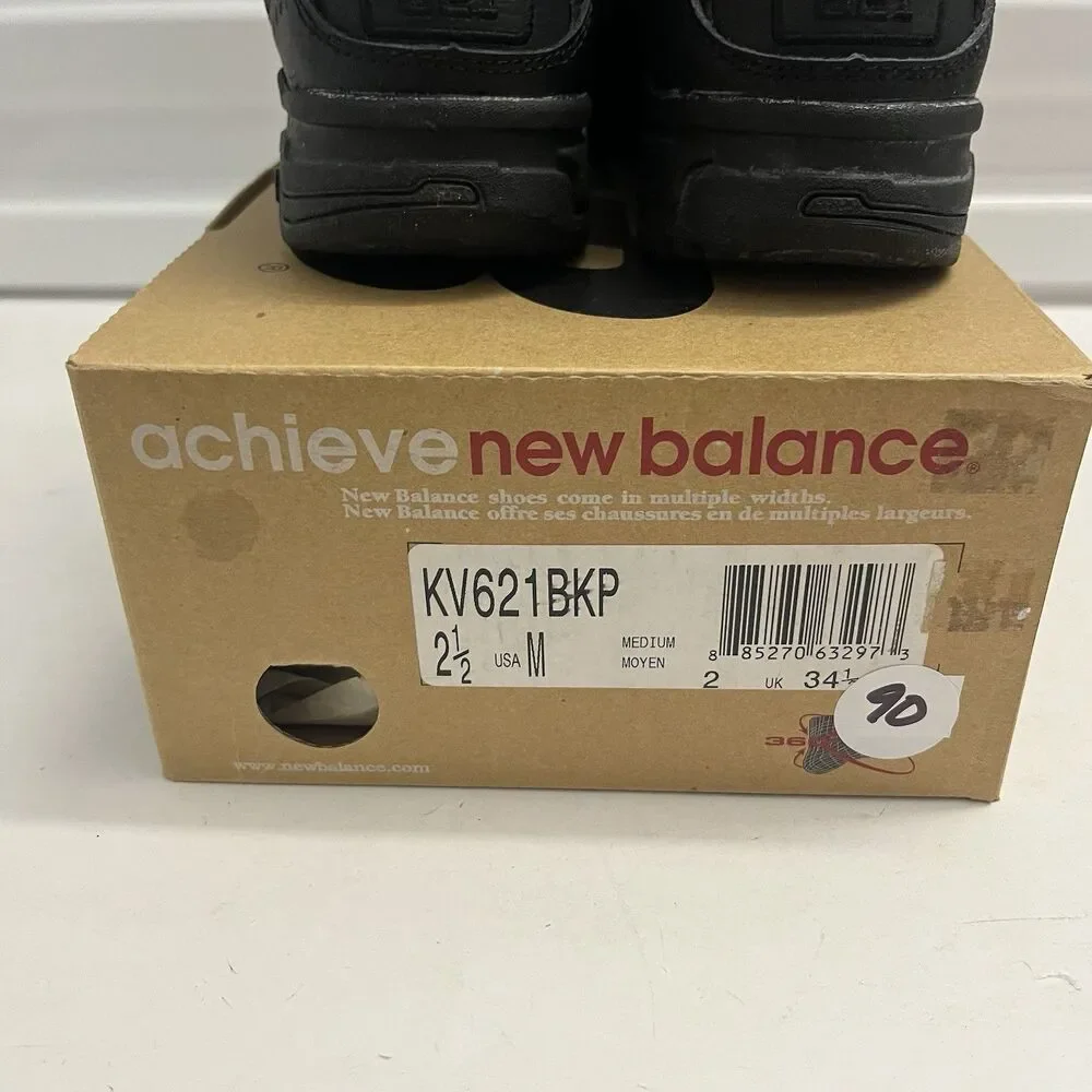 New Balance 621 Big Kid Black Leather Training Uniform Hook Loop Shoes SZ 2.5 M